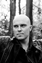 Ảnh diễn viên Adam Nevill