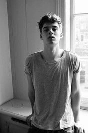 Ảnh diễn viên Adam Recht