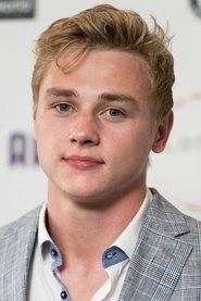 Ảnh diễn viên Ben Hardy