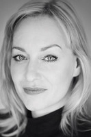 Ảnh diễn viên Christine Tremarco