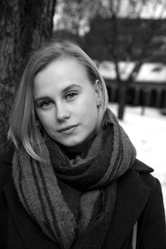 Ảnh diễn viên Emma Bones