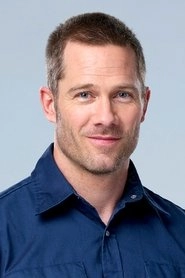 Ảnh diễn viên Luke Macfarlane