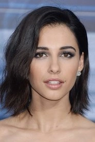 Ảnh diễn viên Naomi Scott