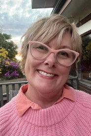 Ảnh diễn viên Nina Edwards