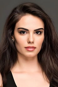 Ảnh diễn viên Özgü Kaya