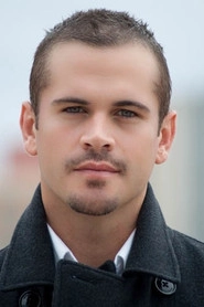 Ảnh diễn viên Thom Hallum