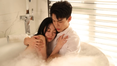 Anh Là Nắng Ấm Ban Trưa Của Em (Marry to the Enemy of My Enemy)