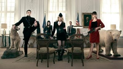 Bầu Trời Sắt (Iron Sky)