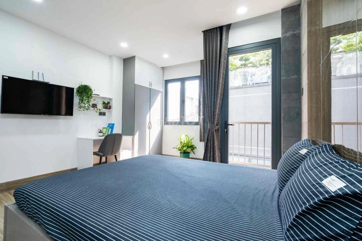 Căn hộ điên (Crazy Apartment)