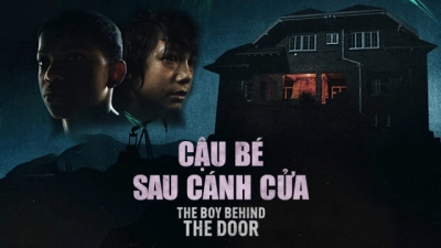 Cậu Bé Sau Cánh Cửa (The Boy Behind The Door)