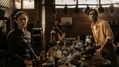 Cô gái Kretek (Cigarette Girl)