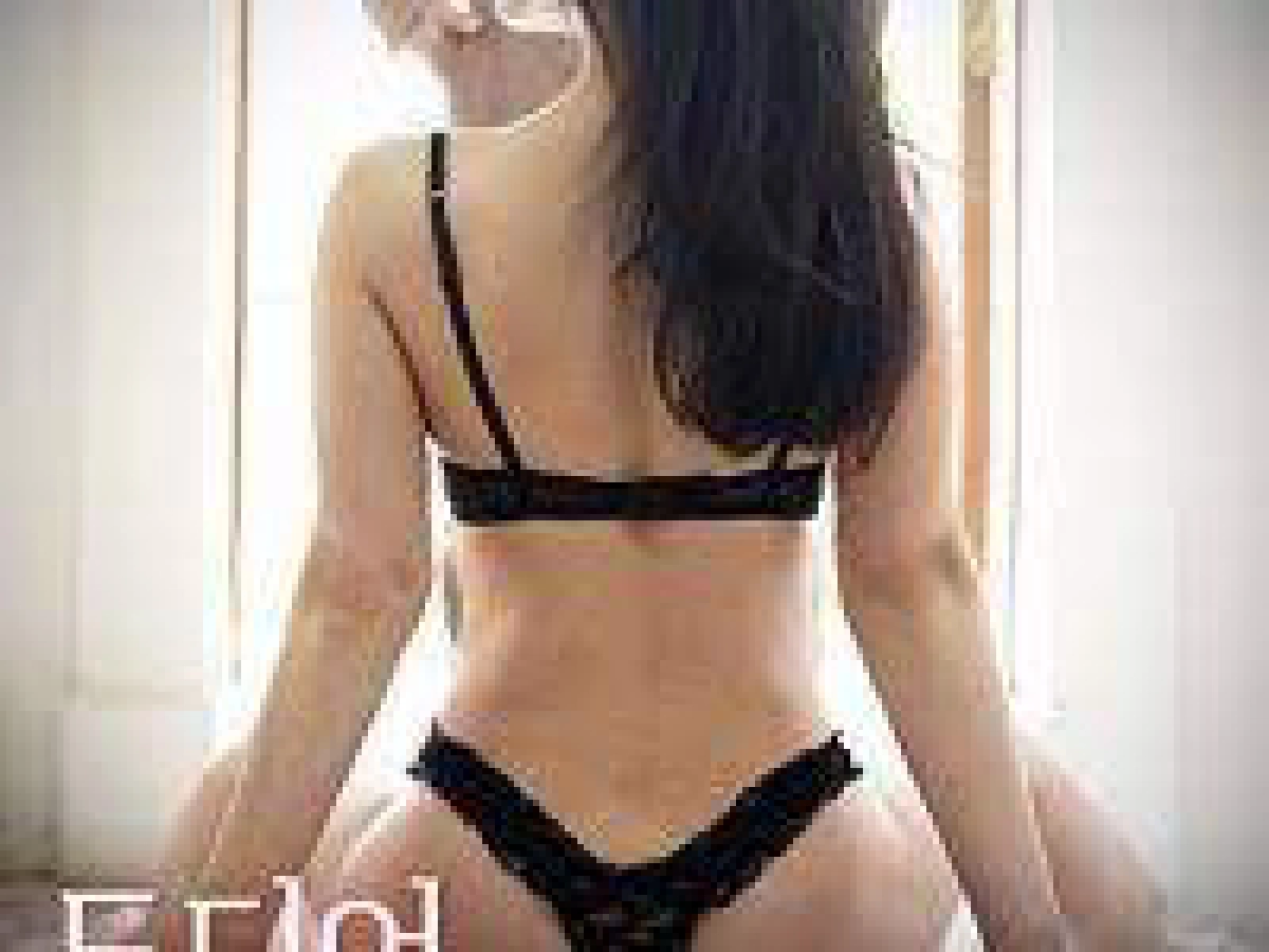 Em Gái Tôi Cuối Cùng Cũng Dang Chân Ra (드디어 다리 벌린 누나)