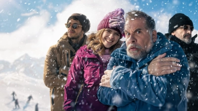 Gia Đình Lệch Pha (Almost Family)