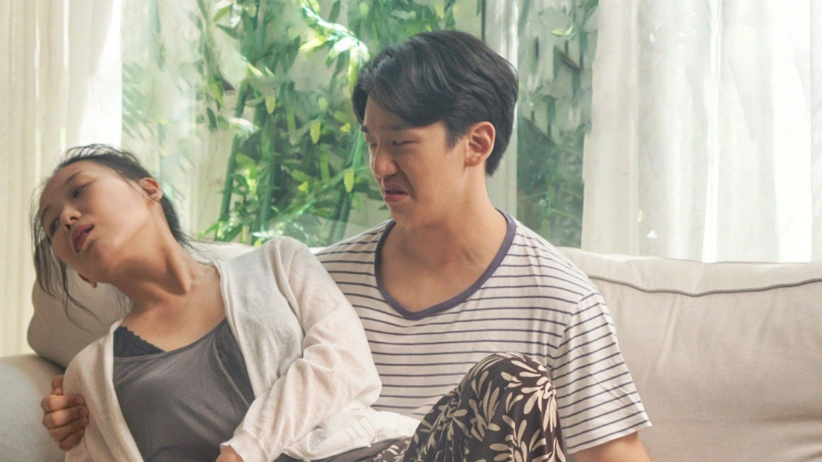 Kẻ thù gặp nhau ở phòng khách của chúng tôi (The Sex Across My Door)