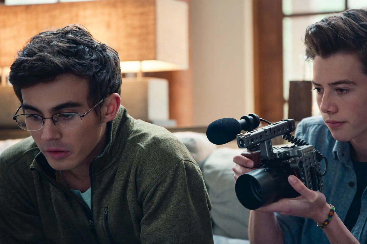 Phá hoại kiểu Mỹ (Phần 2) (American Vandal (Season 2))