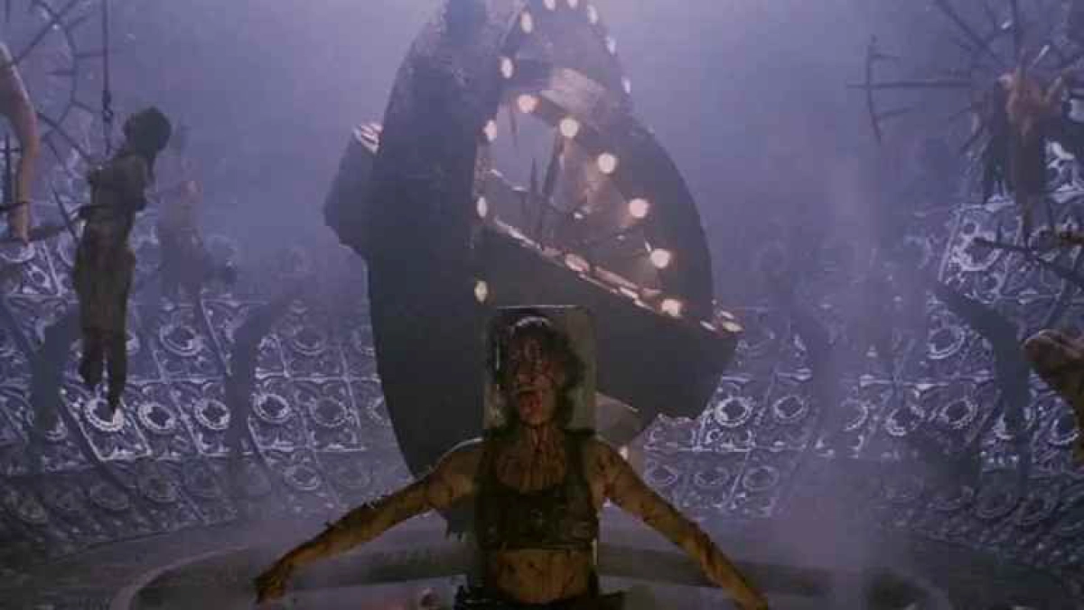 Phi Thuyền Mất Tích (Event Horizon)