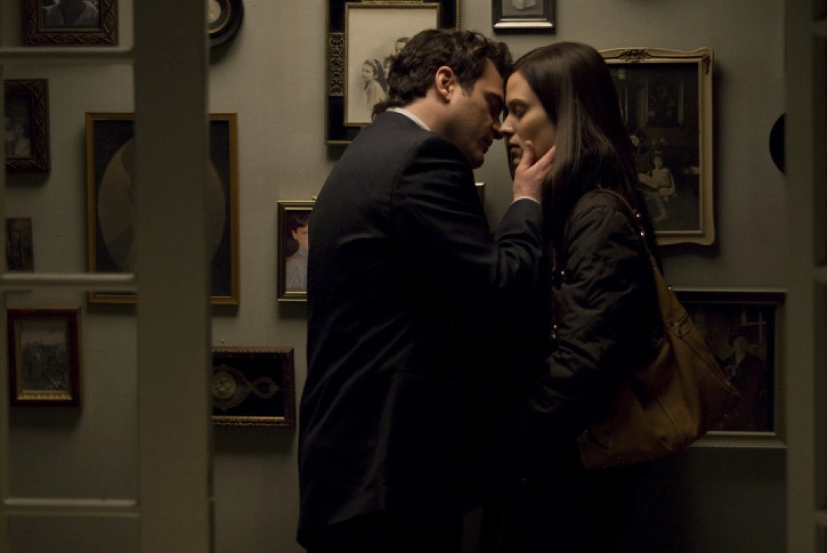 Tình Tay Ba (Two Lovers)