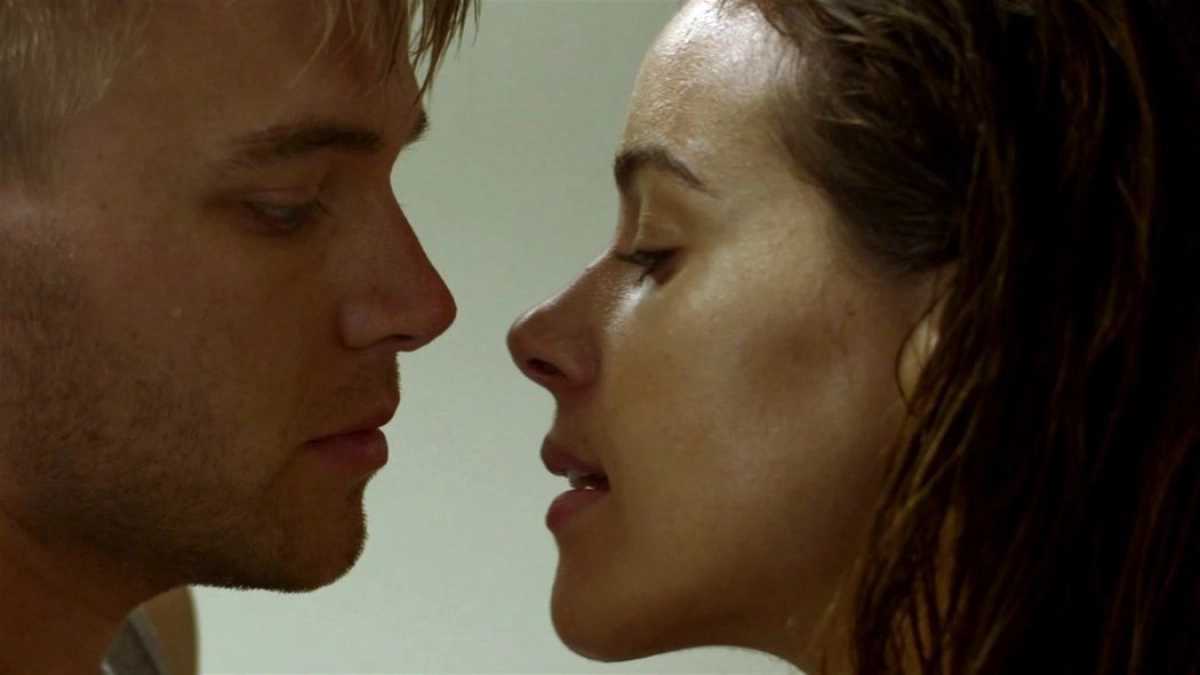 Tốc Độ Chết Người (Born to Race: Fast Track)