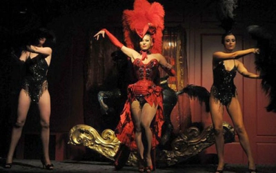 Vũ nữ (Burlesque)
